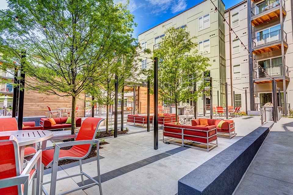 Artisan Twickenham Square Apartments in Huntsville, AL